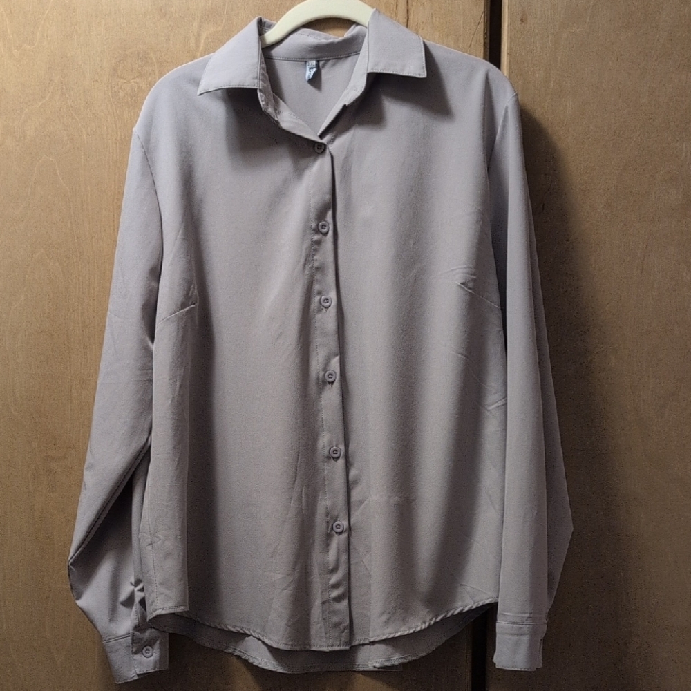 Elegant Women's Gray Blouse